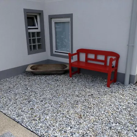Jade Vendeghaz Daire Pápa